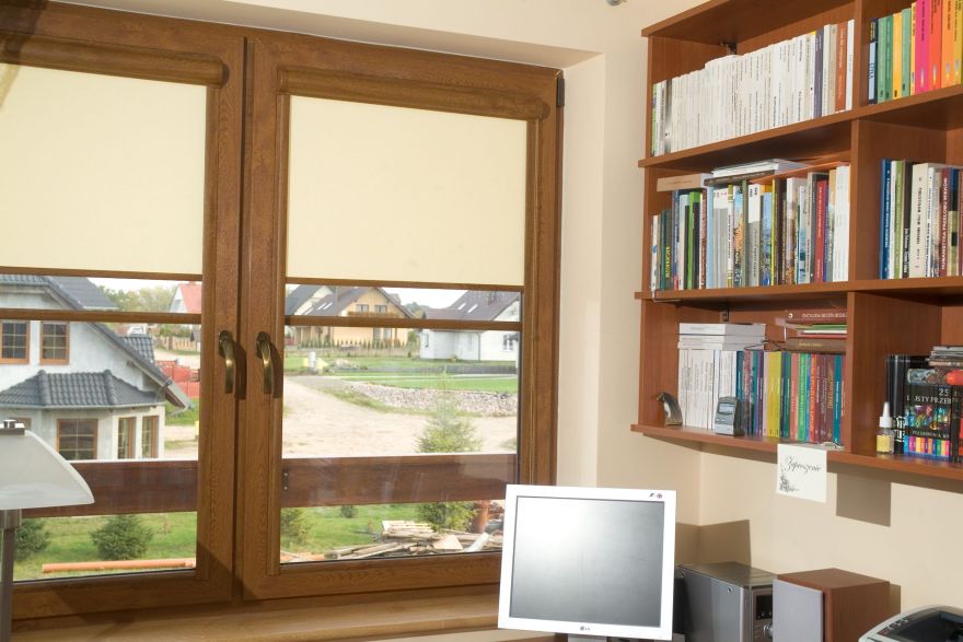 Cassette blinds with flat side guides - Helios