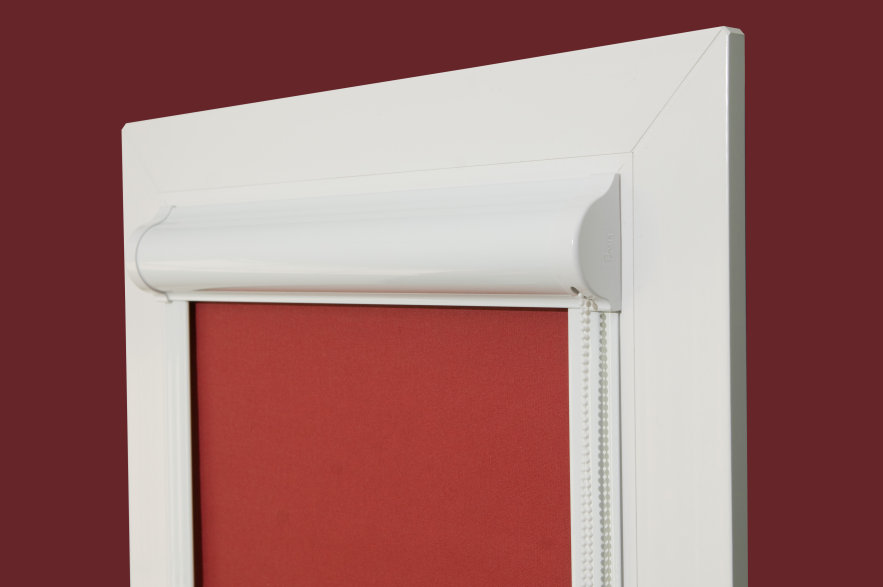 Cassette blinds with flat side guides - Helios