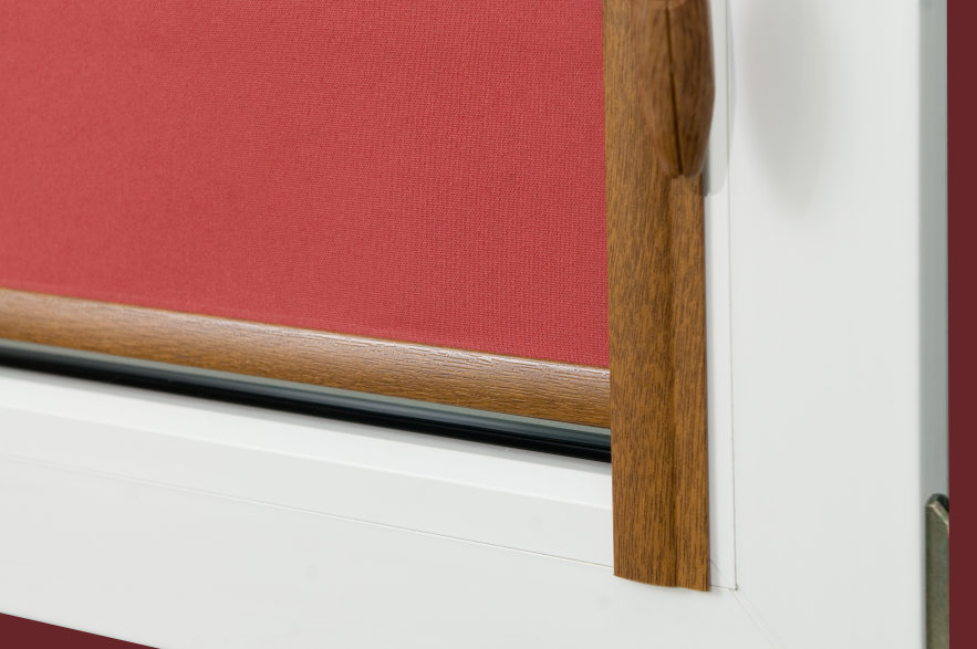 Cassette blinds with flat side guides - Helios