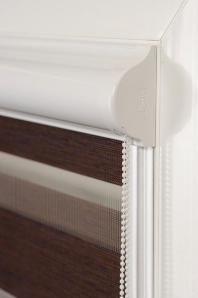 Day and night blinds cassette blinds with side guides