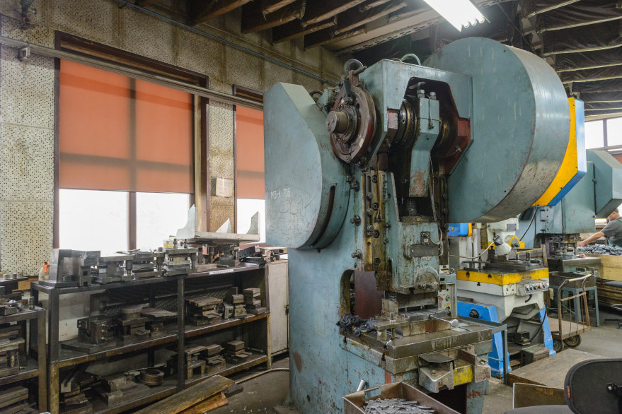 Blinds without cassette free-hanging