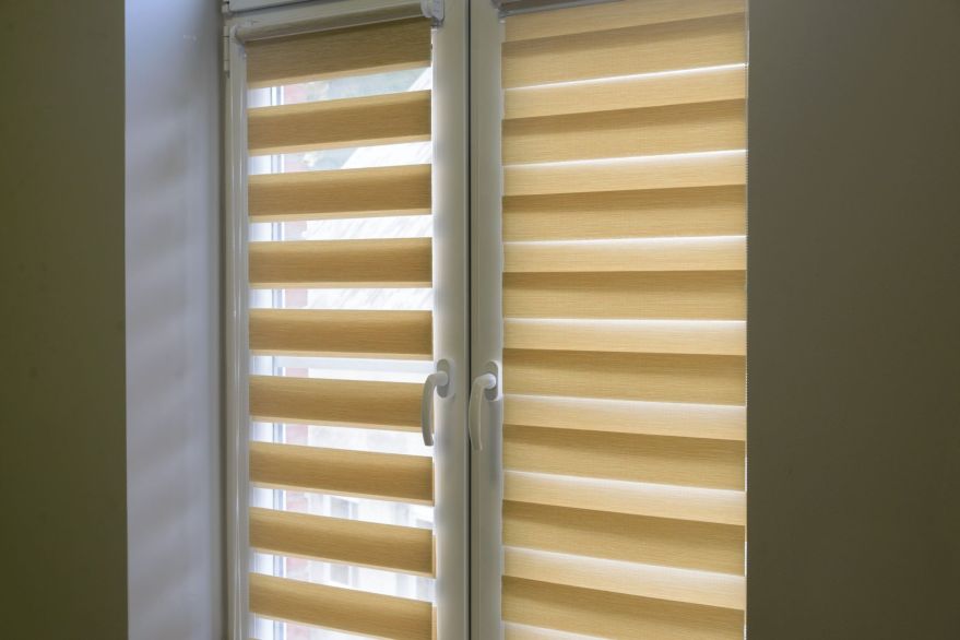 Day and night blinds mini blinds without cassette