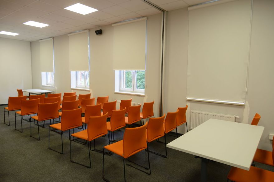 Cassette blinds with wall mounted side guides - Luisa