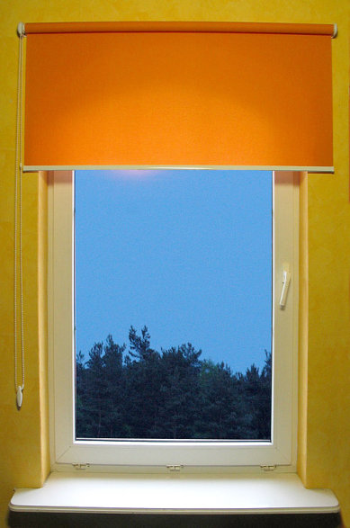 Blinds without cassette free-hanging